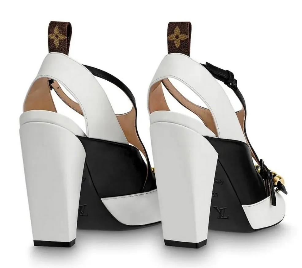 Headline Cross Pumps