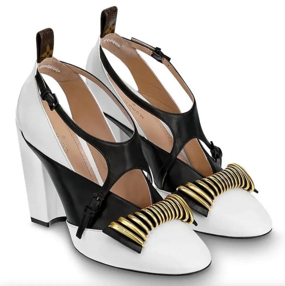 Headline Cross Pumps