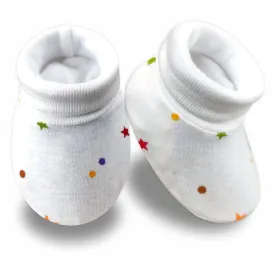 KIDS AND BEBS New Born Baby Mitten And Booties Set ( star white )