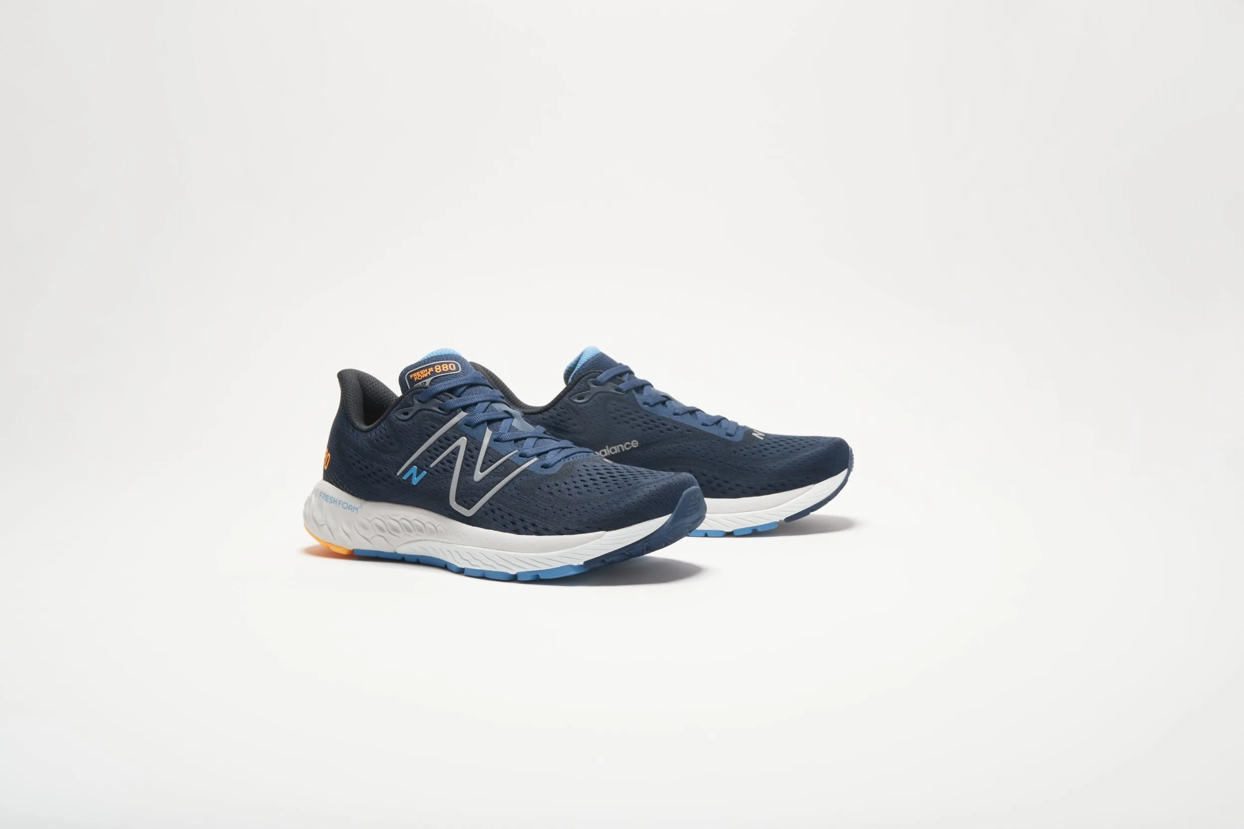 NEW BALANCE M880N13