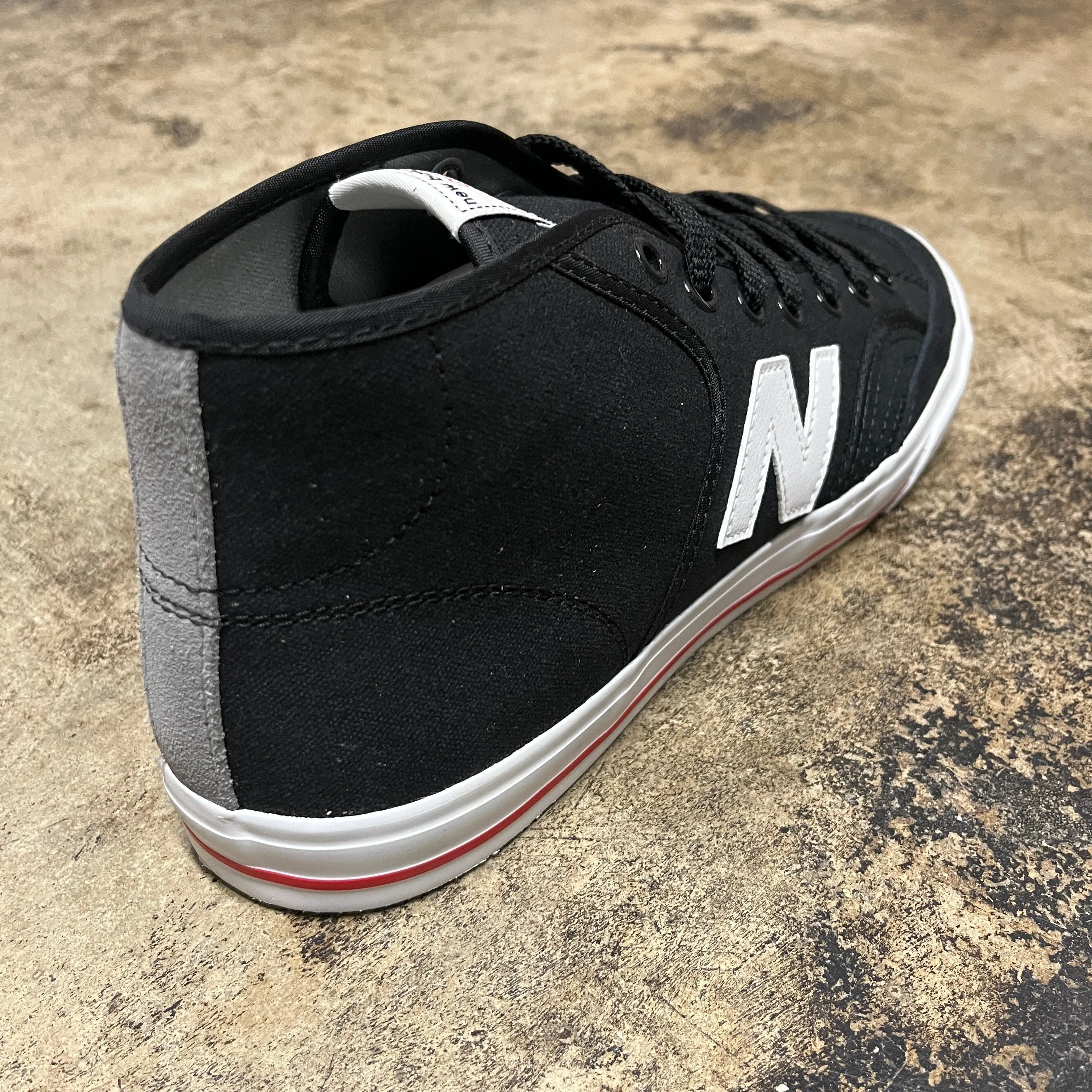 NEW BALANCE NUMERIC 213 PRO COURT MID (BLACK/WHITE) NM213UNT