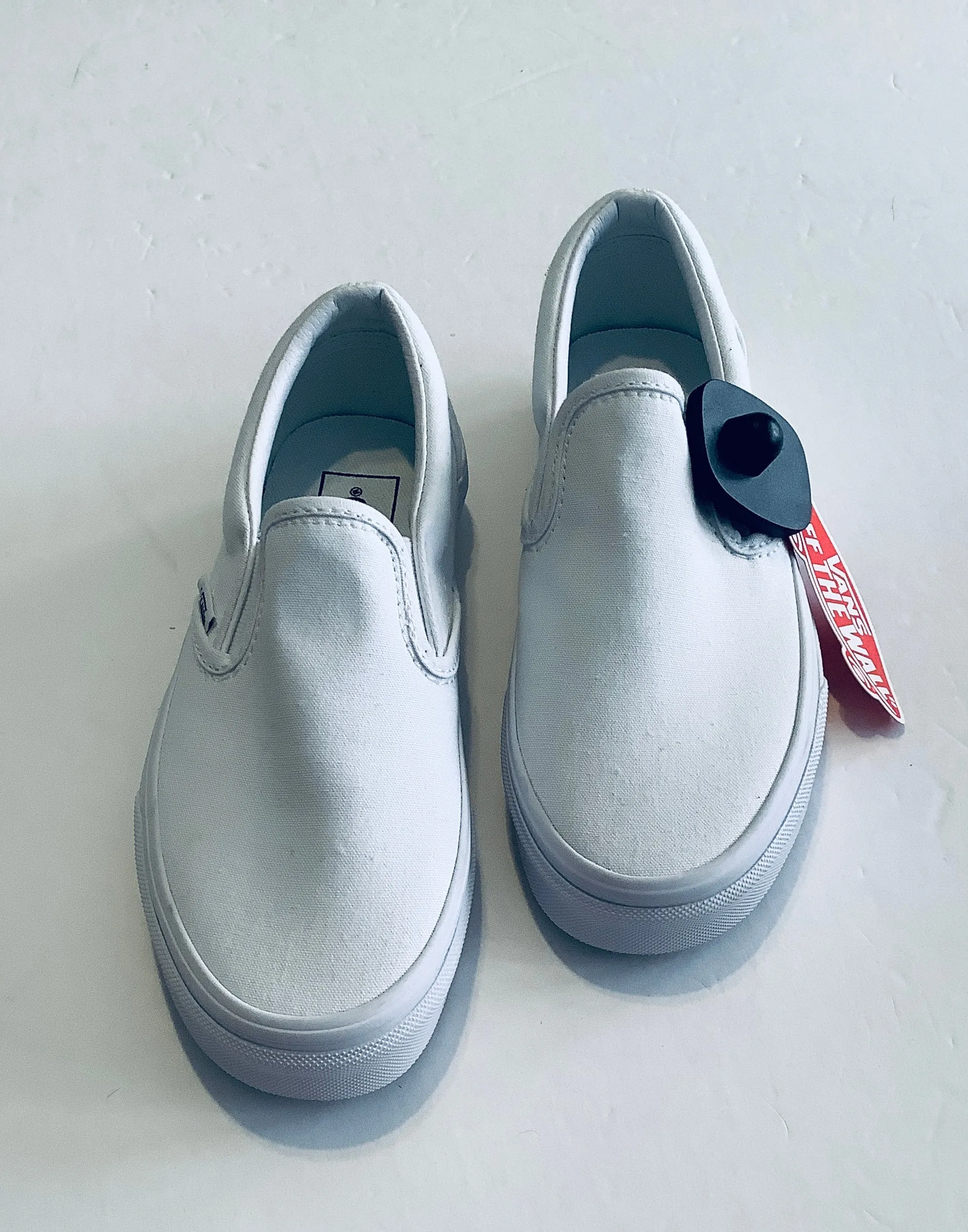 Shoes Athletic By Vans In White, Size: 6