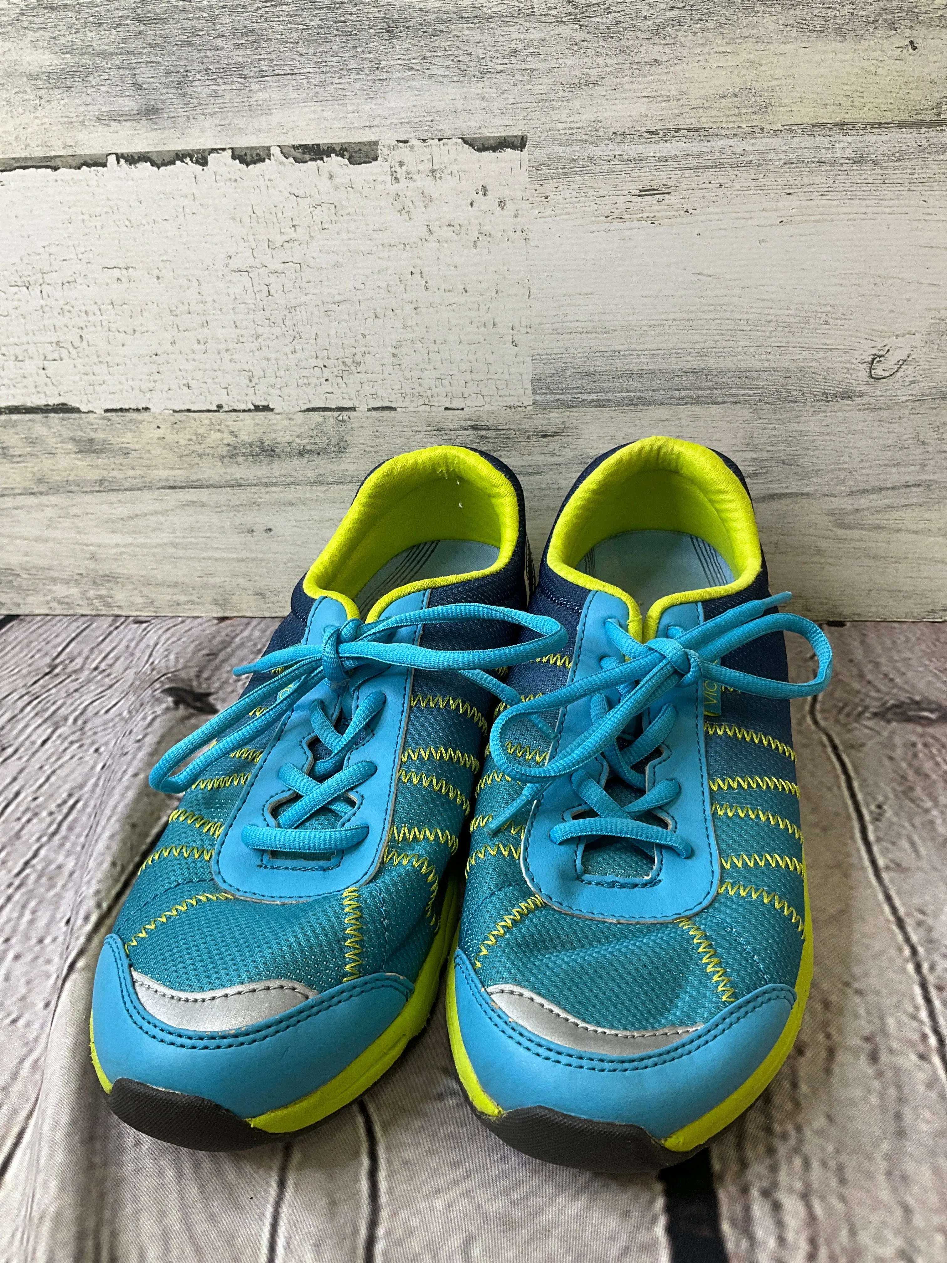 Shoes Athletic By Vionic  Size: 8